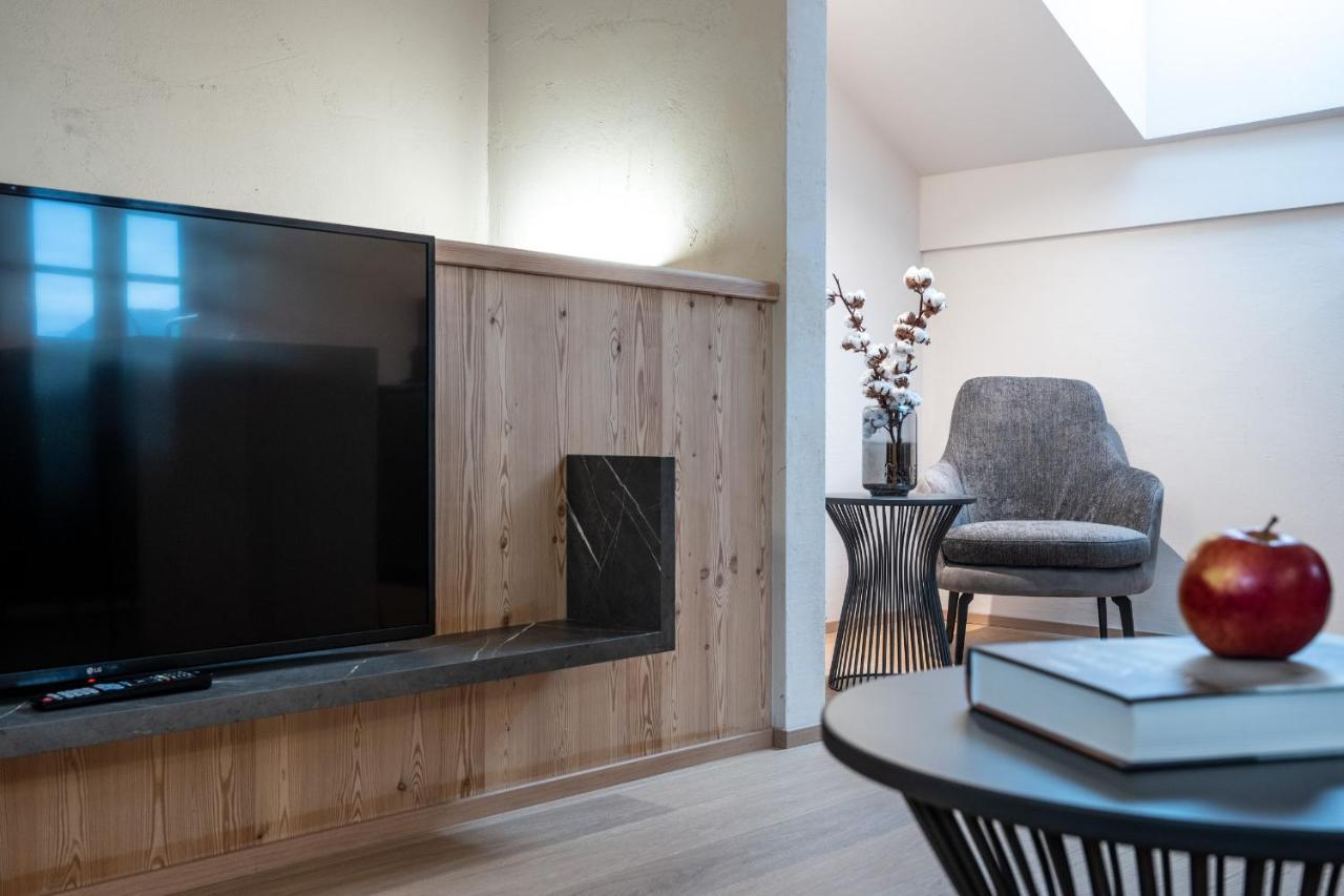 Schmitte am Sonnenwirtsplatz: Eppan's Hiking and Cycling Haven Apartment Appiano Sulla Strada Del Vino Exterior photo